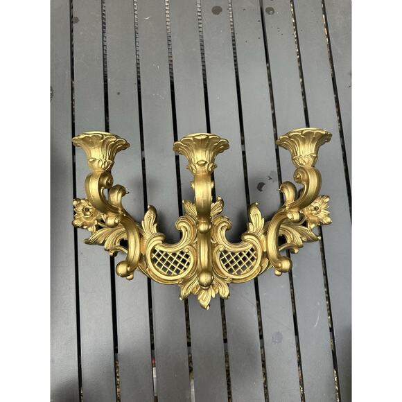 VINTAGE SYROCO 1966 WALL SCONCE HOLDS 3 TAPER CANDLES GOLD HOLLYWOOD REGENCY - Picture 2 of 6